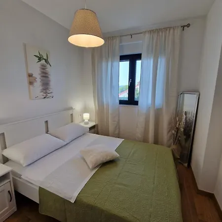 Sunrise Apartment *