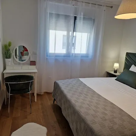 Sunrise Apartment *
